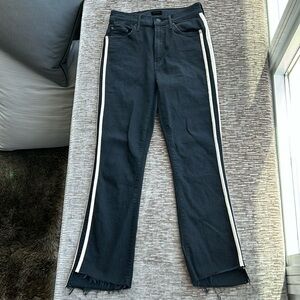 Mother black cropped jean.